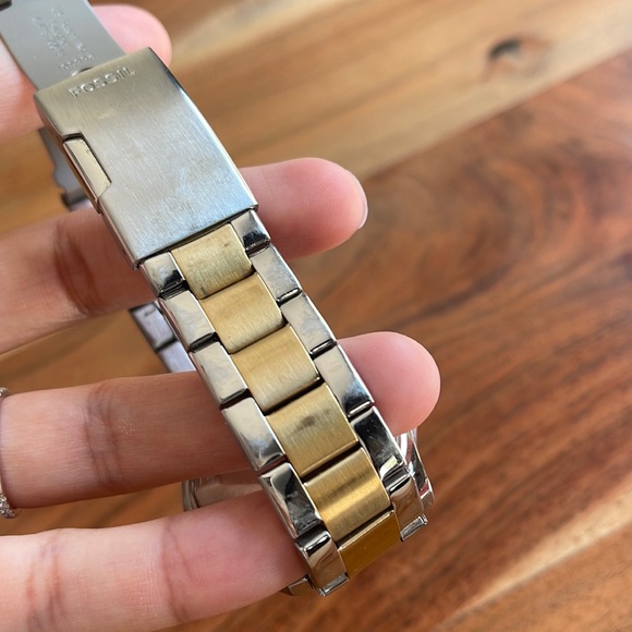Authentic Fossil Watch - Picture 5 of 7